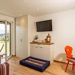 Almfrieden & Romantikchalet 4* 람자우 암 다흐스타인
