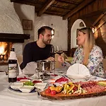 호텔 Almfrieden & Romantikchalet 람자우 암 다흐스타인