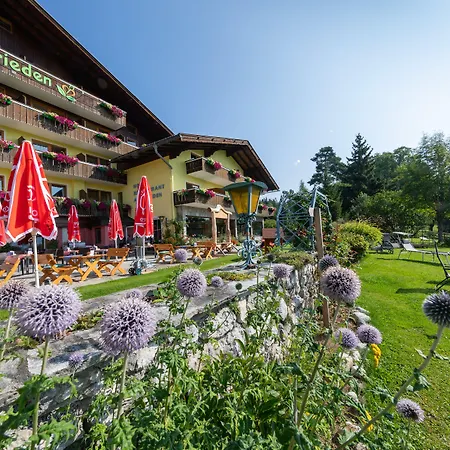 Almfrieden & Romantikchalet 4* רמסאו אם דכשטיין