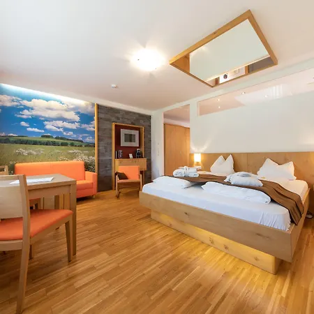 Almfrieden & Romantikchalet 4*