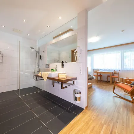 Almfrieden & Romantikchalet فندق