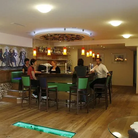 Almfrieden & Romantikchalet רמסאו אם דכשטיין