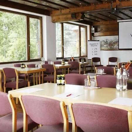 Almfrieden & Romantikchalet Szálloda 4*