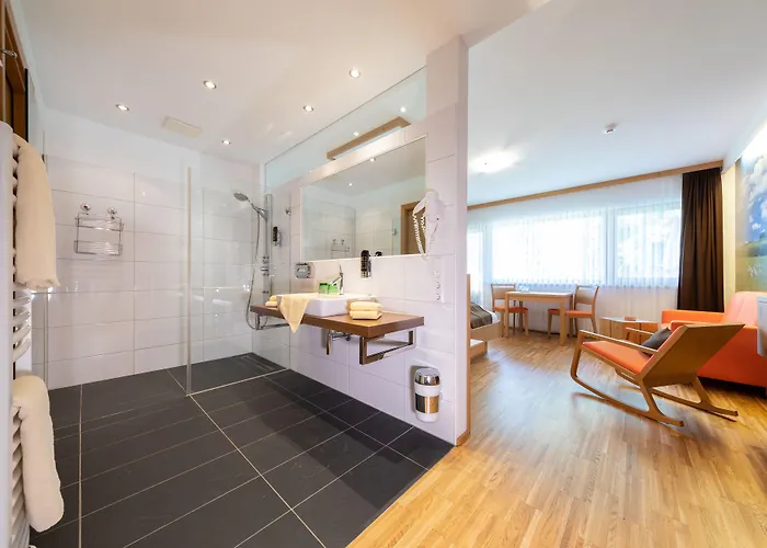 Almfrieden & Romantikchalet Hotel