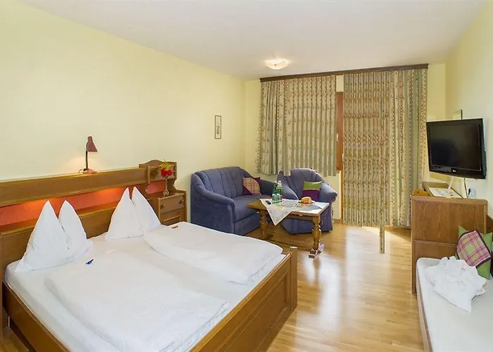 Hotel Almfrieden & Romantikchalet 4*